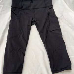 Lululemon Black Cropped Pocket Leggings Size 8
